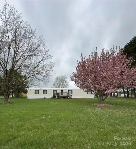 5767 Swinging Bridge Road, Conover, NC 28613