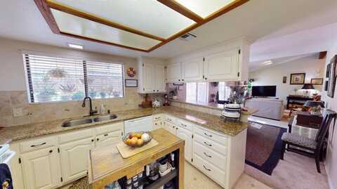 445 Quill Lane, Clovis, CA 93612