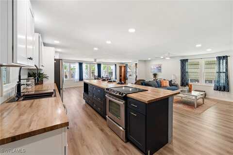 5520 Sir Walter Way, North Fort Myers, FL 33917