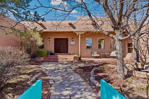 1310 Calle Del Rey, Santa Fe, NM 87506