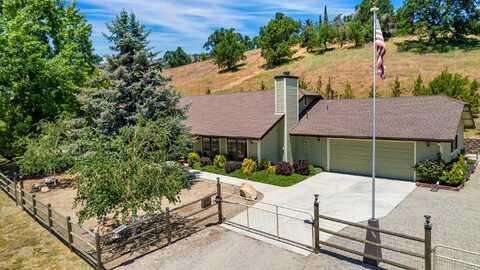 24140 Deertrail Drive, Tehachapi, CA 93561