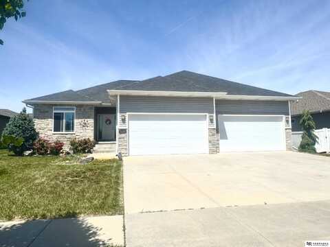 1225 N 101st Street, Lincoln, NE 68527