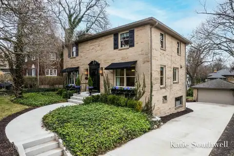 421 Plymouth Avenue SE, Grand Rapids, MI 49506