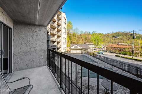 306 Baskins Creek Road, Gatlinburg, TN 37738