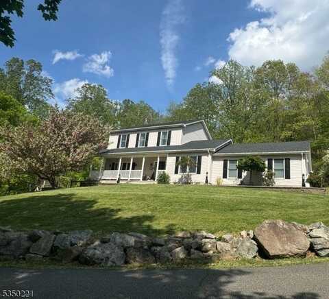 982 Iron Bridge Rd, Bethlehem Twp., NJ 08802