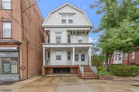 321 Avenue C, Bayonne, NJ 07002