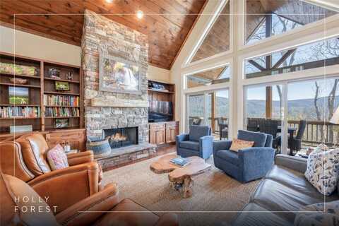 83 Flyaway Circle, Sapphire, NC 28774