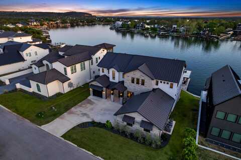 121 Houdini Drive, Kingsland, TX 78639