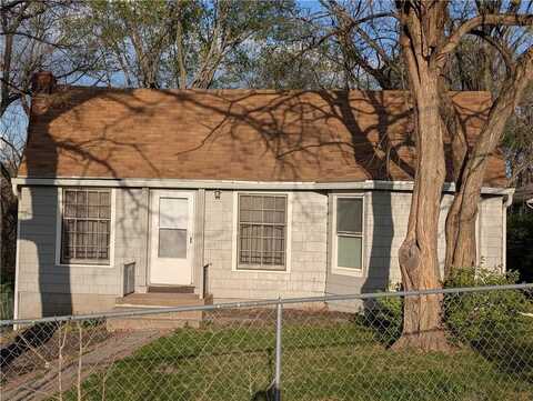 6800 Blue Parkway, Kansas City, MO 64129