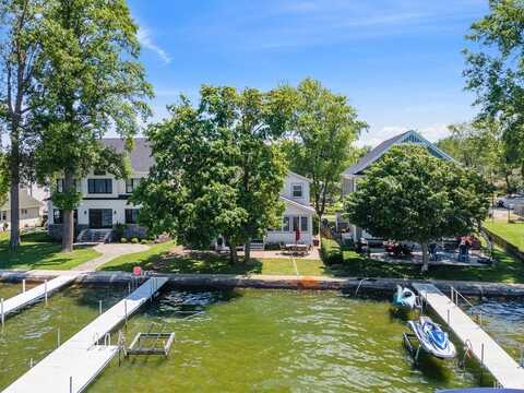 11523 N Crowdale Drive, Syracuse, IN 46567
