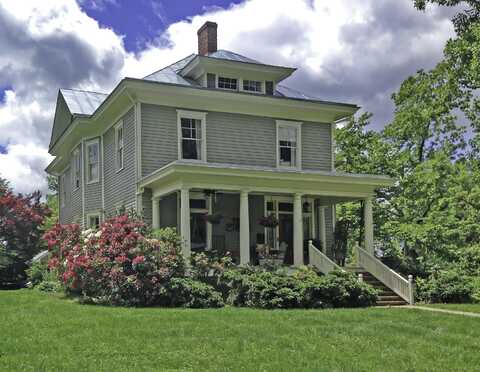 4 White St, Lexington, VA 24450
