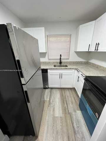 904 SW 10th St, Hallandale Beach, FL 33009