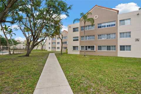 6135 NW 186th St, Hialeah, FL 33015