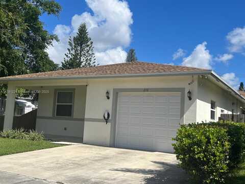210 SW 4th St, Dania Beach, FL 33004