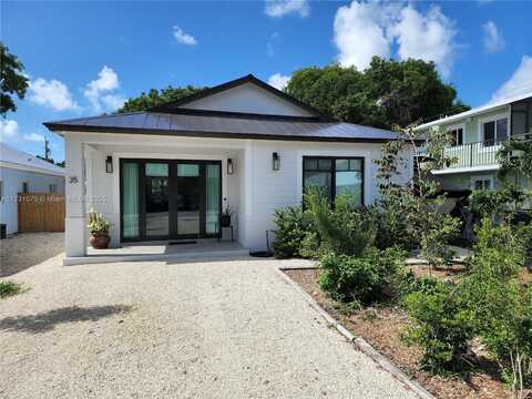 35 Bass Ave., Key Largo, FL 33037