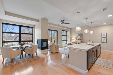 215 E Pleasant St, Oconomowoc, WI 53066