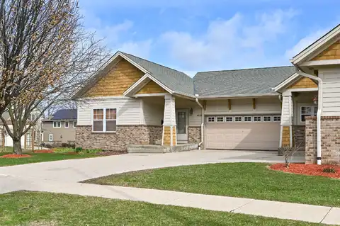4042 W Howard Ave, Milwaukee, WI 53221