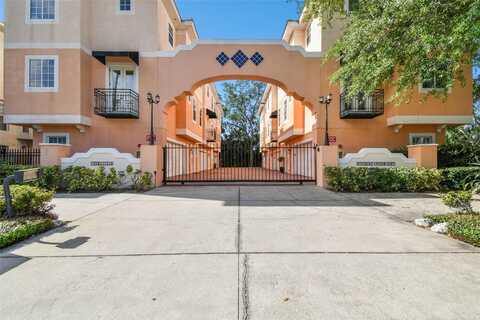 3025 W GROVEWOOD COURT, TAMPA, FL 33629
