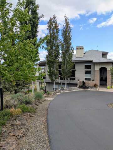 893 Highland View Loop, Redmond, OR 97756