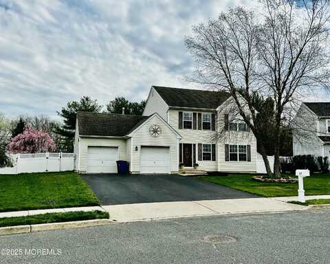 17 Crater Lake Road, Howell, NJ 07731