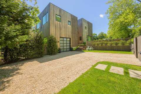 65 Audubon Avenue, Bridgehampton, NY 11932