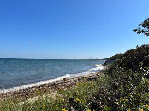 37 Memphremagog Avenue, Vineyard Haven, MA 02568