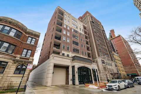 434 W melrose Street, Chicago, IL 60657