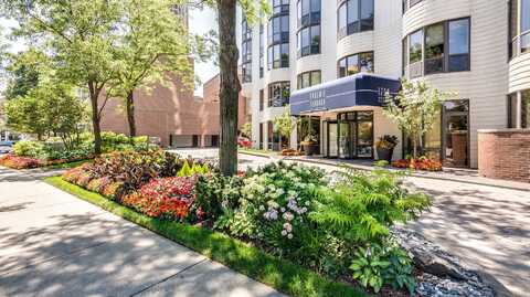 1730 N Clark Street, Chicago, IL 60614
