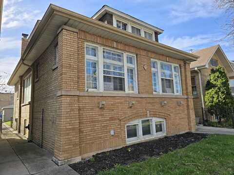 5832 N Sacramento Avenue, Chicago, IL 60659