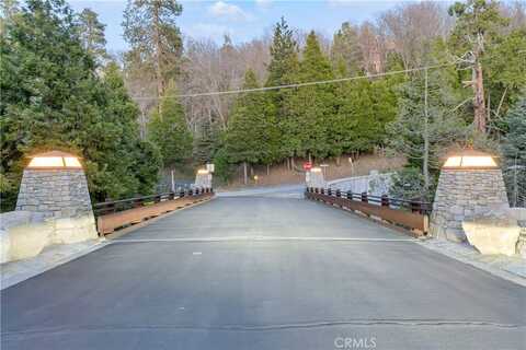 263 Ponderosa Peak Pond Road, Lake Arrowhead, CA 92352