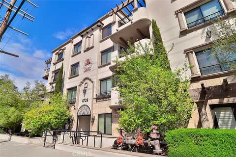 4724 Kester Avenue, Sherman Oaks, CA 91403