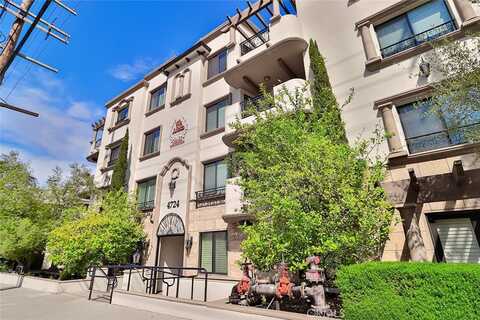 4724 Kester Avenue, Sherman Oaks, CA 91403