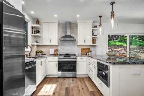 821 Crater Camp Drive, Calabasas, CA 91302