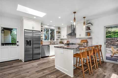 821 Crater Camp Drive, Calabasas, CA 91302