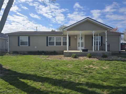 930 Leonard Avenue, Zanesville, OH 43701