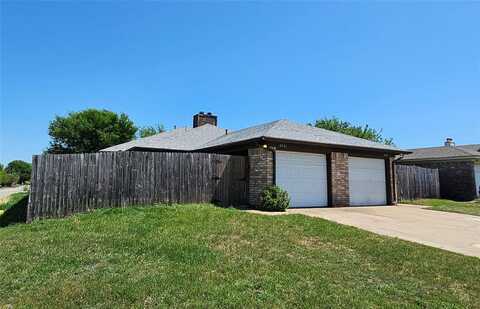6701 Crestmont Court, Fort Worth, TX 76133