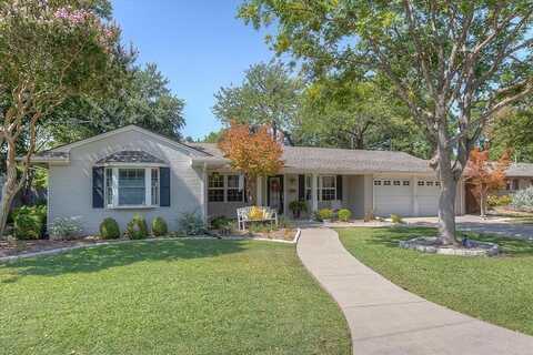4209 Selkirk Drive W, Fort Worth, TX 76109