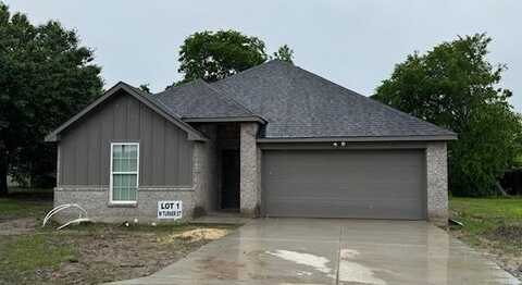 700 W Turner Street, Wolfe City, TX 75496