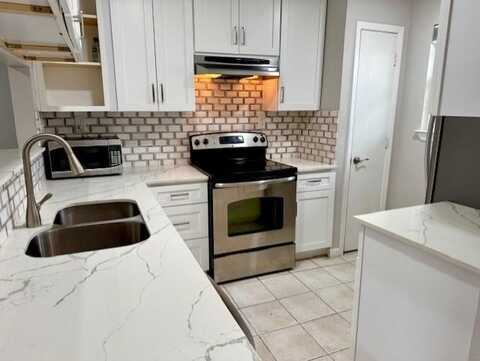 45 Abbey Road, Euless, TX 76039