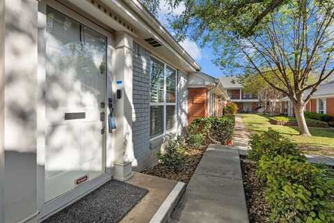 1013 Roaring Springs Road, Fort Worth, TX 76114
