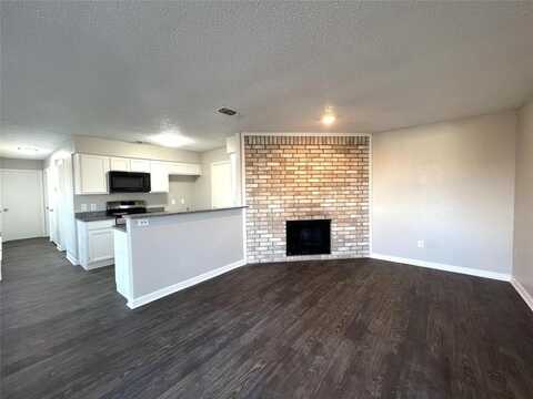 6701 Crestmont Court, Fort Worth, TX 76133