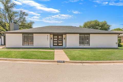 4301 Hartwood Circle, Fort Worth, TX 76109