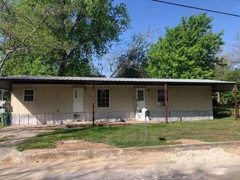 940 N Chamberlain Street, Stephenville, TX 76401