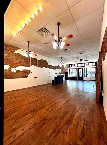 213 Main Street, Sulphur Springs, TX 75482