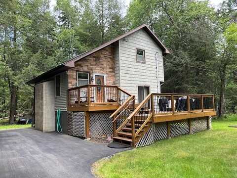 19 Louis Lane, Gouldsboro, PA 18424