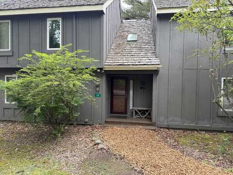11 Downhill, Lake Harmony, PA 18624