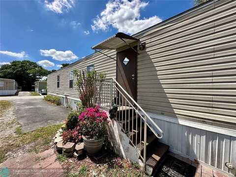 12431 SW 5th Street, Davie, FL 33325
