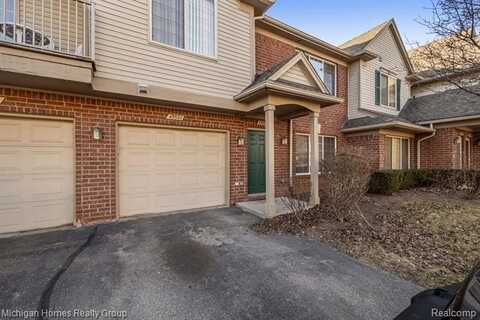 45521 HIDDEN VIEW, Utica, MI 48315