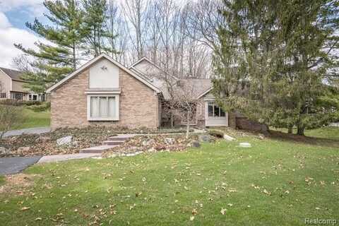 4435 OAK POINTE Drive, Brighton, MI 48116