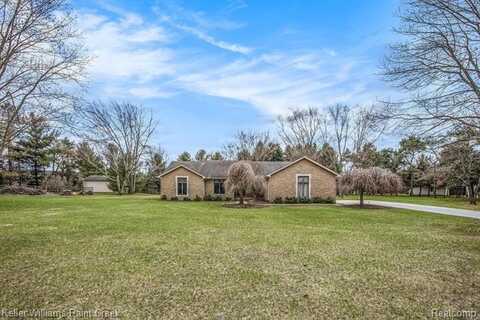 1720 Glen Meadow Lane, Leonard, MI 48367